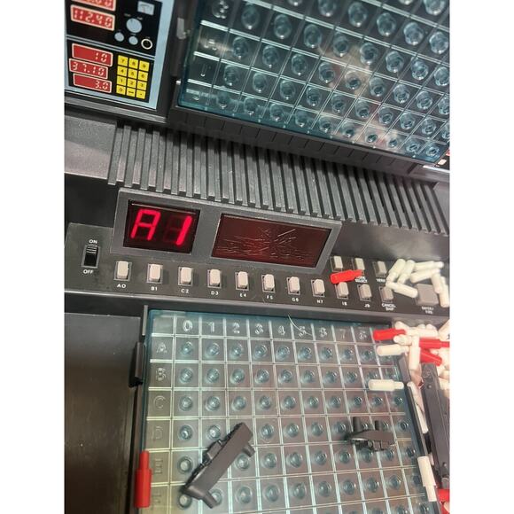 VINTAGE RADIO SHACK‎ SEA BATTLE ELECTRONIC BOARD GAME - Picture 6 of 6